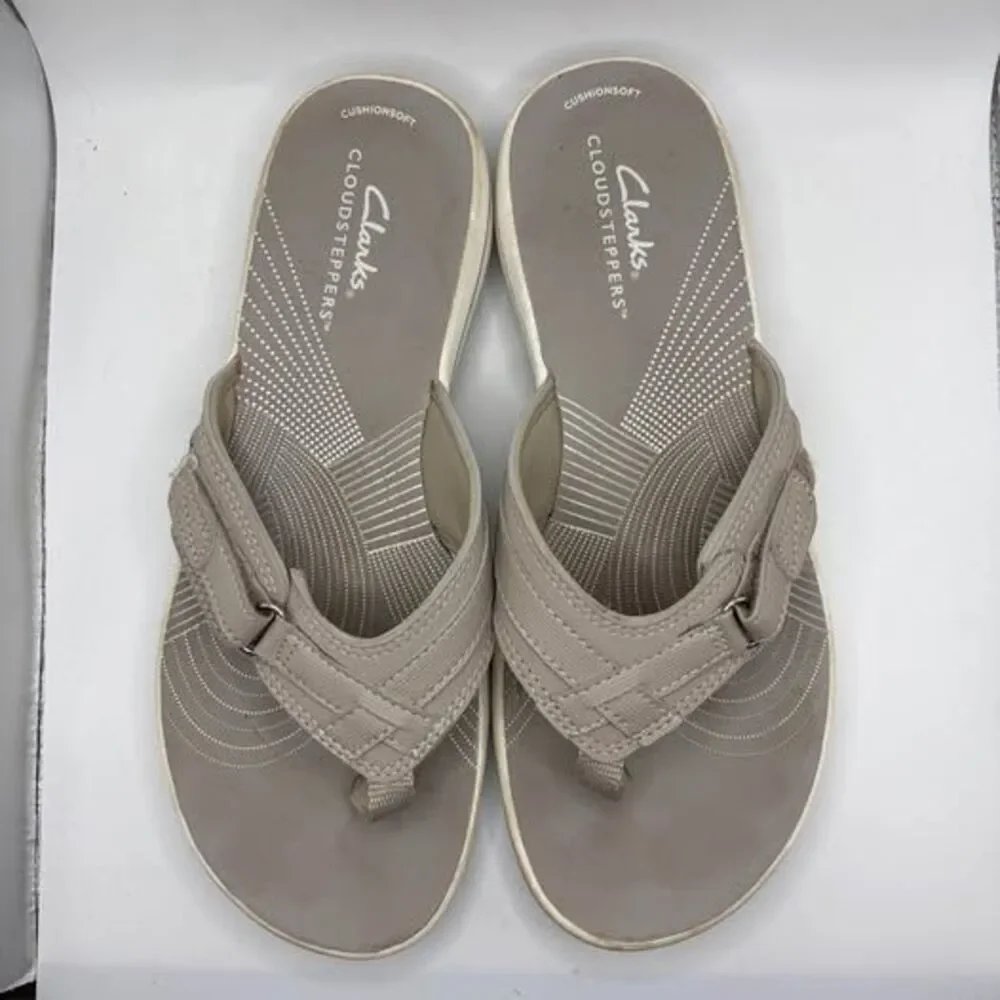 Women’s Clarks Sandals Size 7